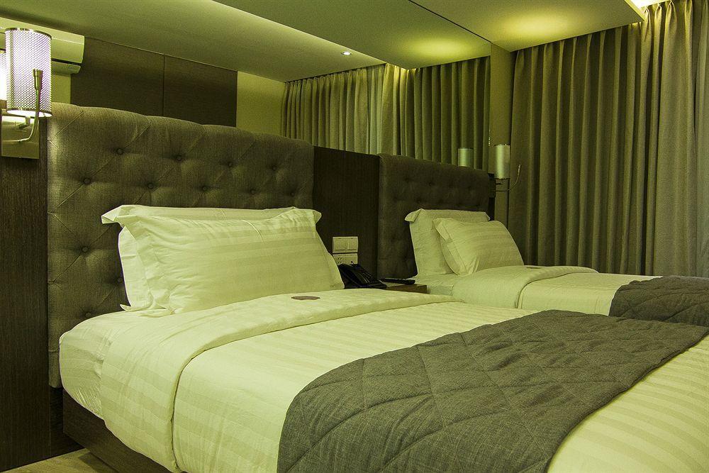 טקלובן Hotel Xyz מראה חיצוני תמונה