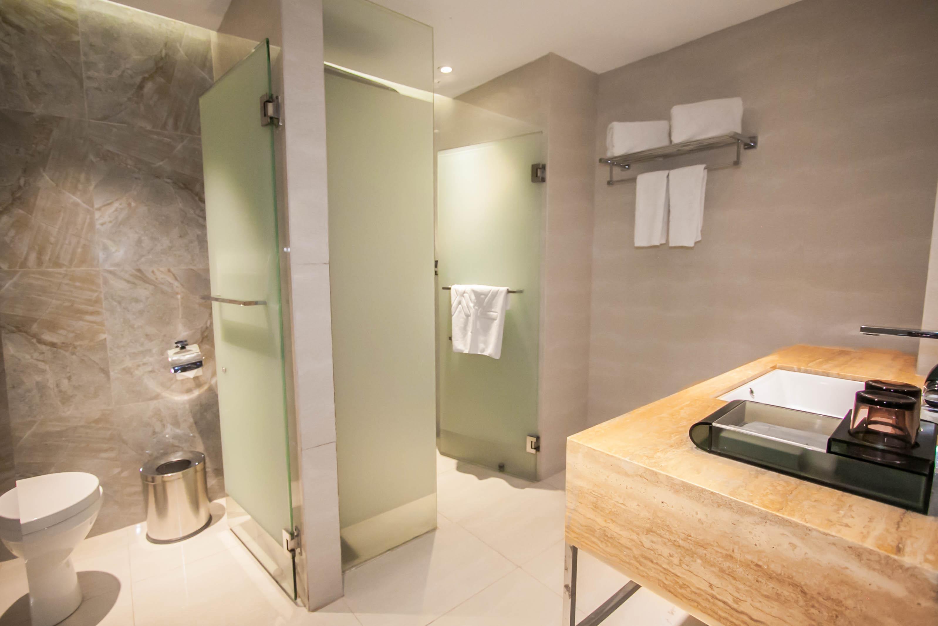 טקלובן Hotel Xyz מראה חיצוני תמונה