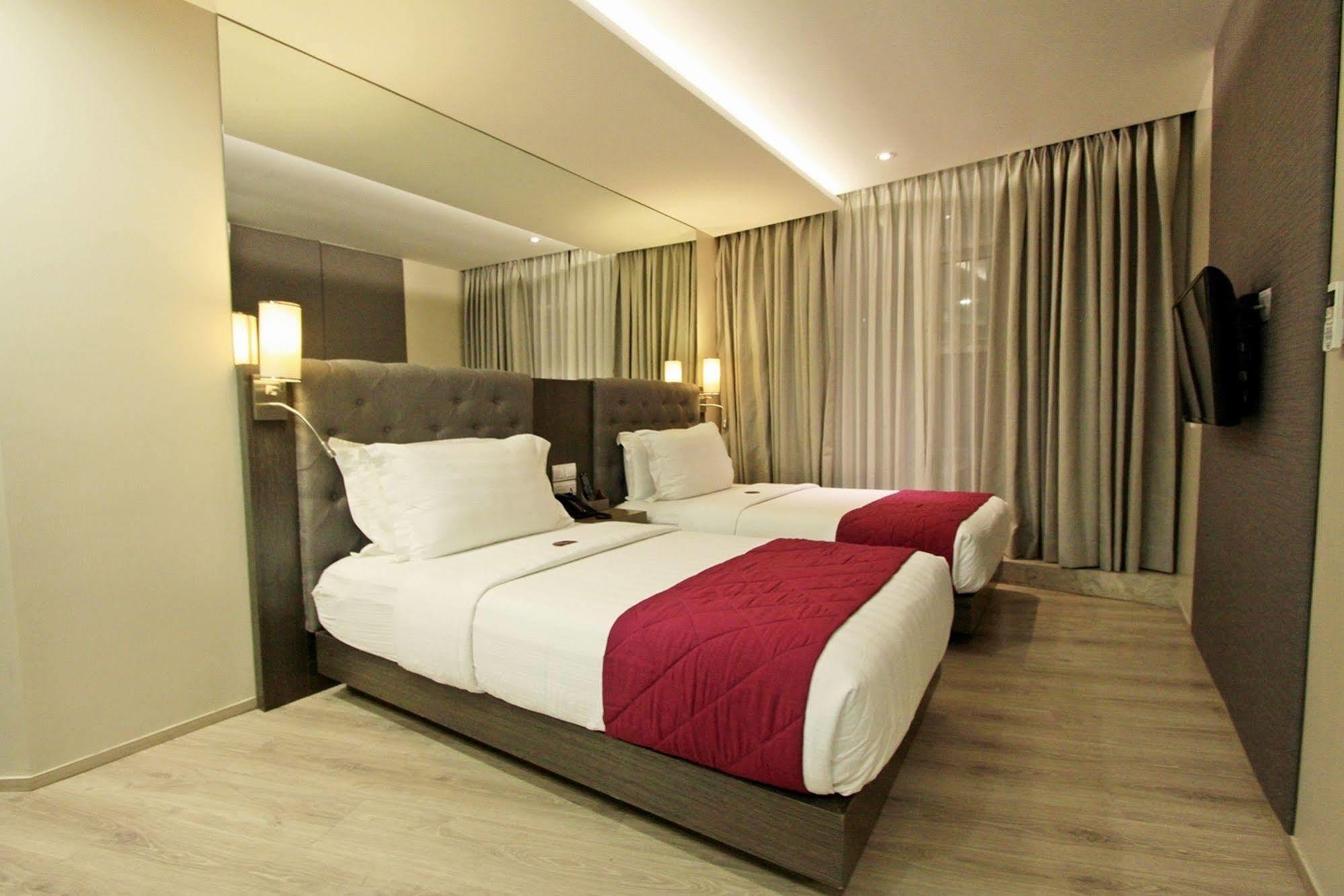 טקלובן Hotel Xyz מראה חיצוני תמונה