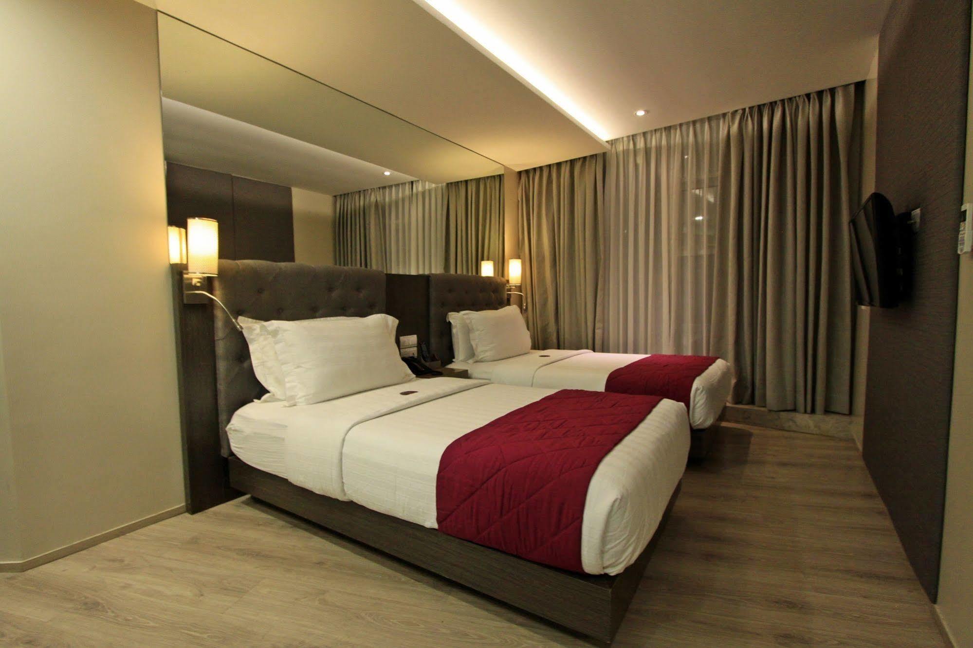 טקלובן Hotel Xyz מראה חיצוני תמונה