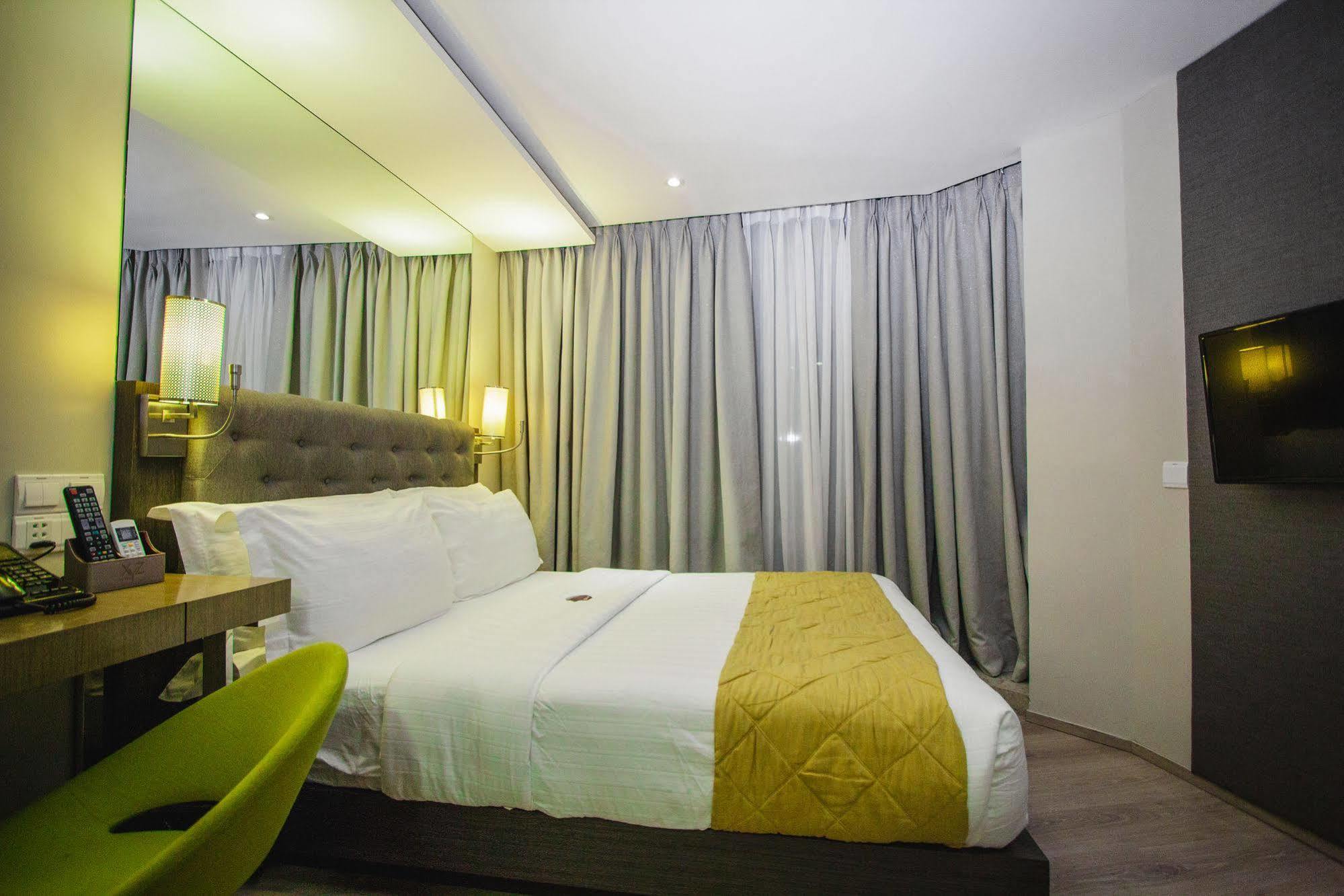 טקלובן Hotel Xyz מראה חיצוני תמונה