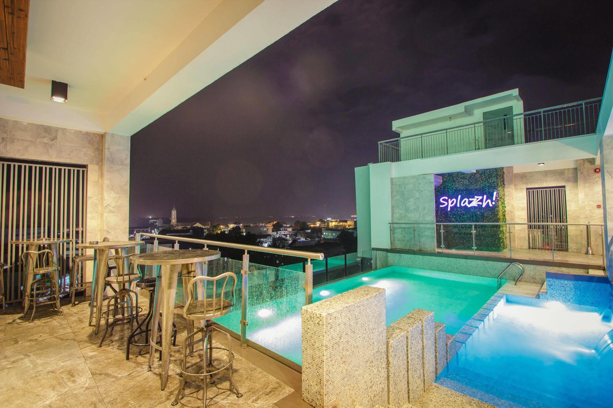 טקלובן Hotel Xyz מראה חיצוני תמונה