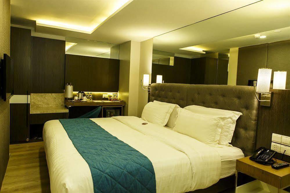 טקלובן Hotel Xyz מראה חיצוני תמונה