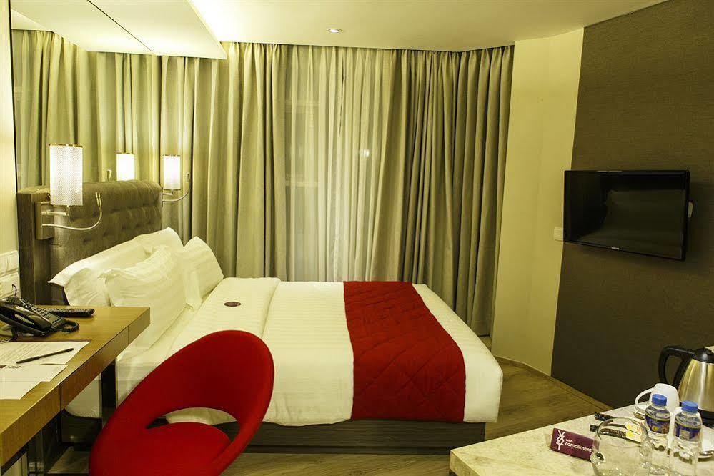 טקלובן Hotel Xyz מראה חיצוני תמונה