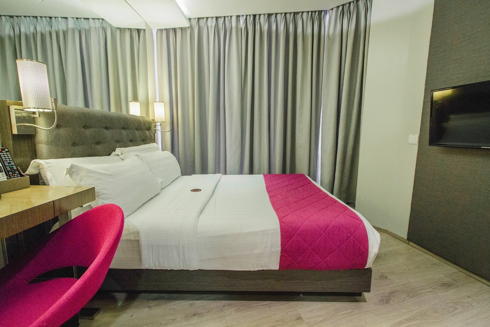טקלובן Hotel Xyz מראה חיצוני תמונה